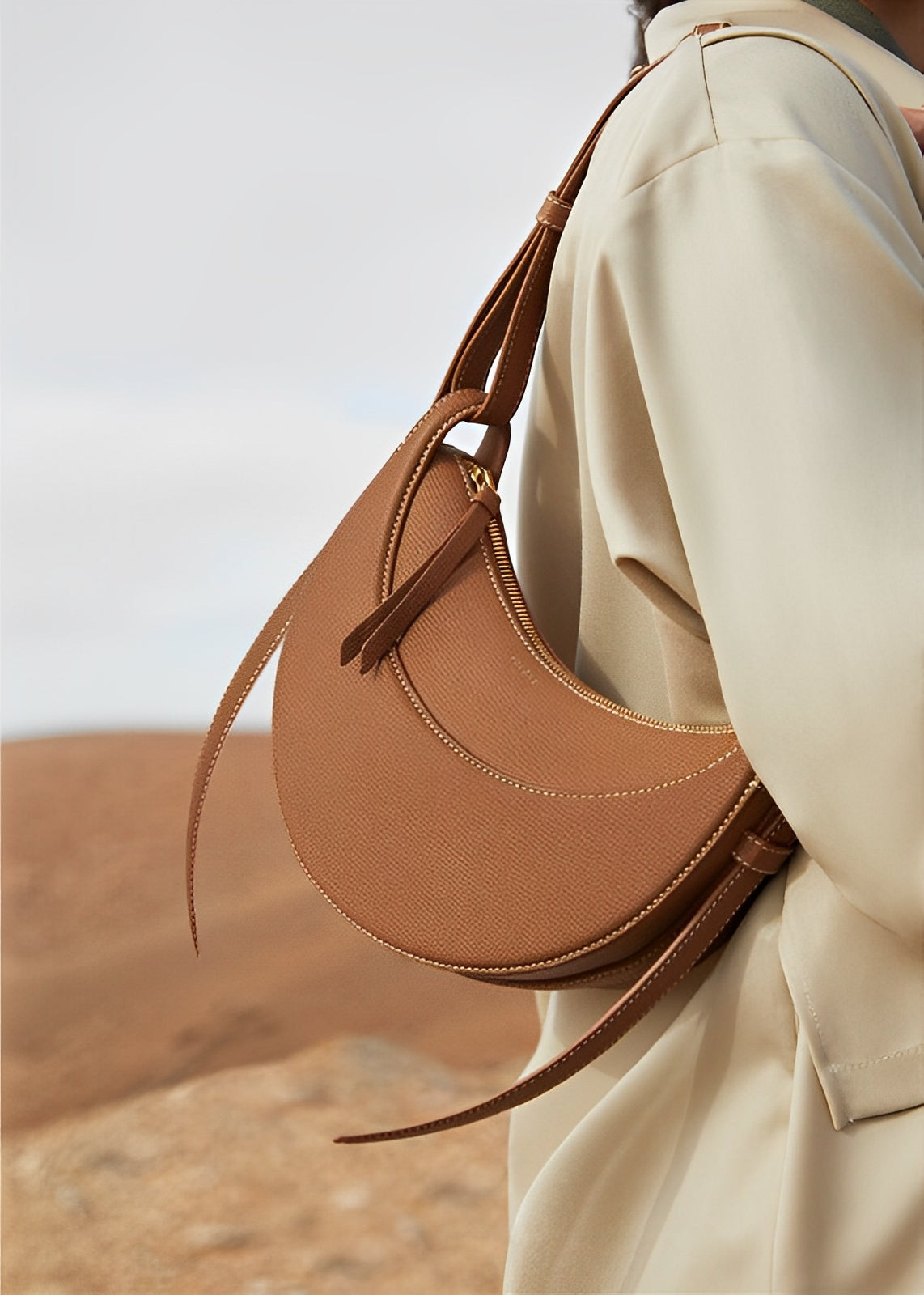 Oralie - Elegante Schultertasche in Halbmondform für Damen
