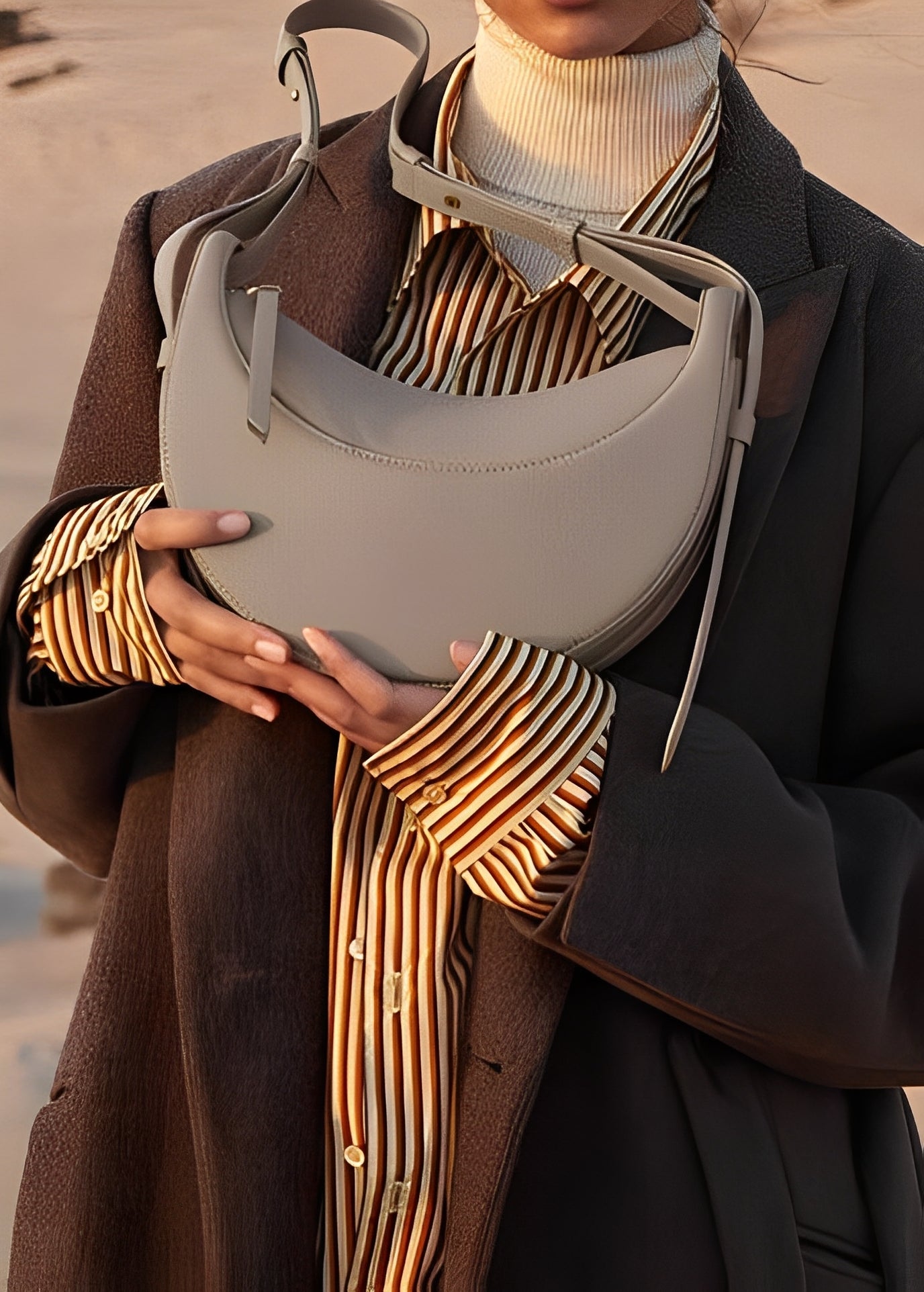 Oralie - Elegante Schultertasche in Halbmondform für Damen