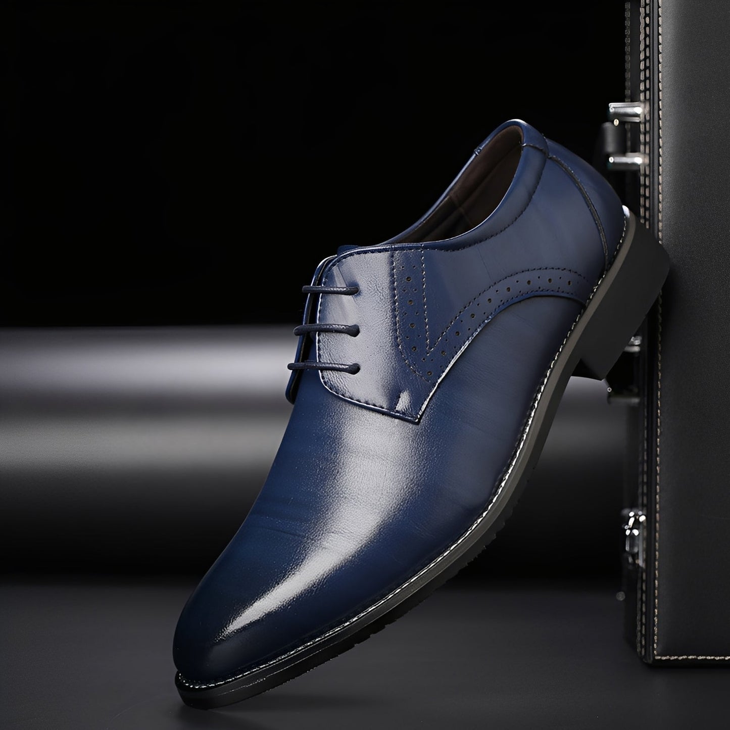 Desmond - Modische Lederschnürschuhe mit Lochverzierungen für Herren