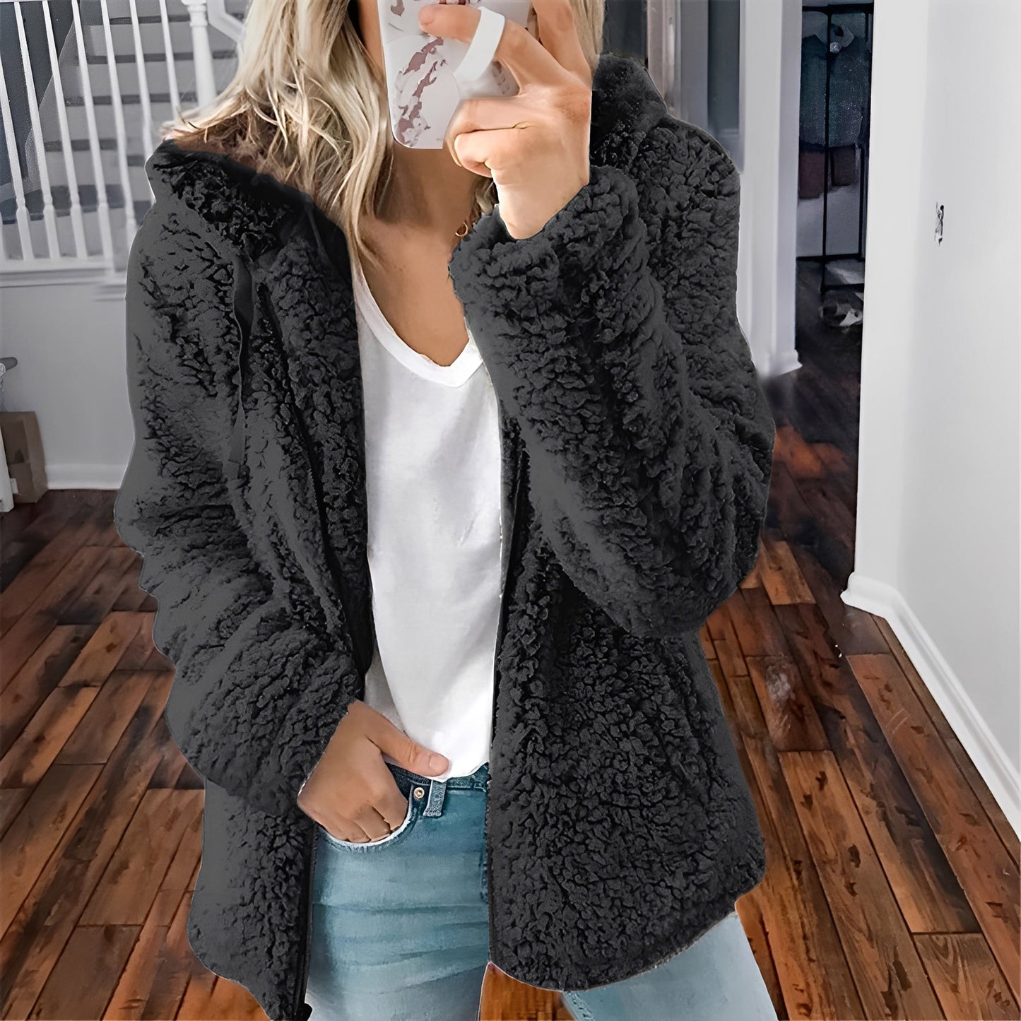 Blaire - Bequeme Damenjacke mit Kapuze aus Teddyfell