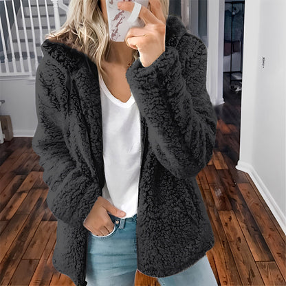 Blaire - Bequeme Damenjacke mit Kapuze aus Teddyfell
