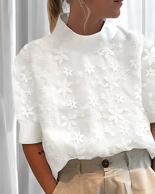 Julia - Modische Bluse mit Stickerei und Stehkragen für Damen