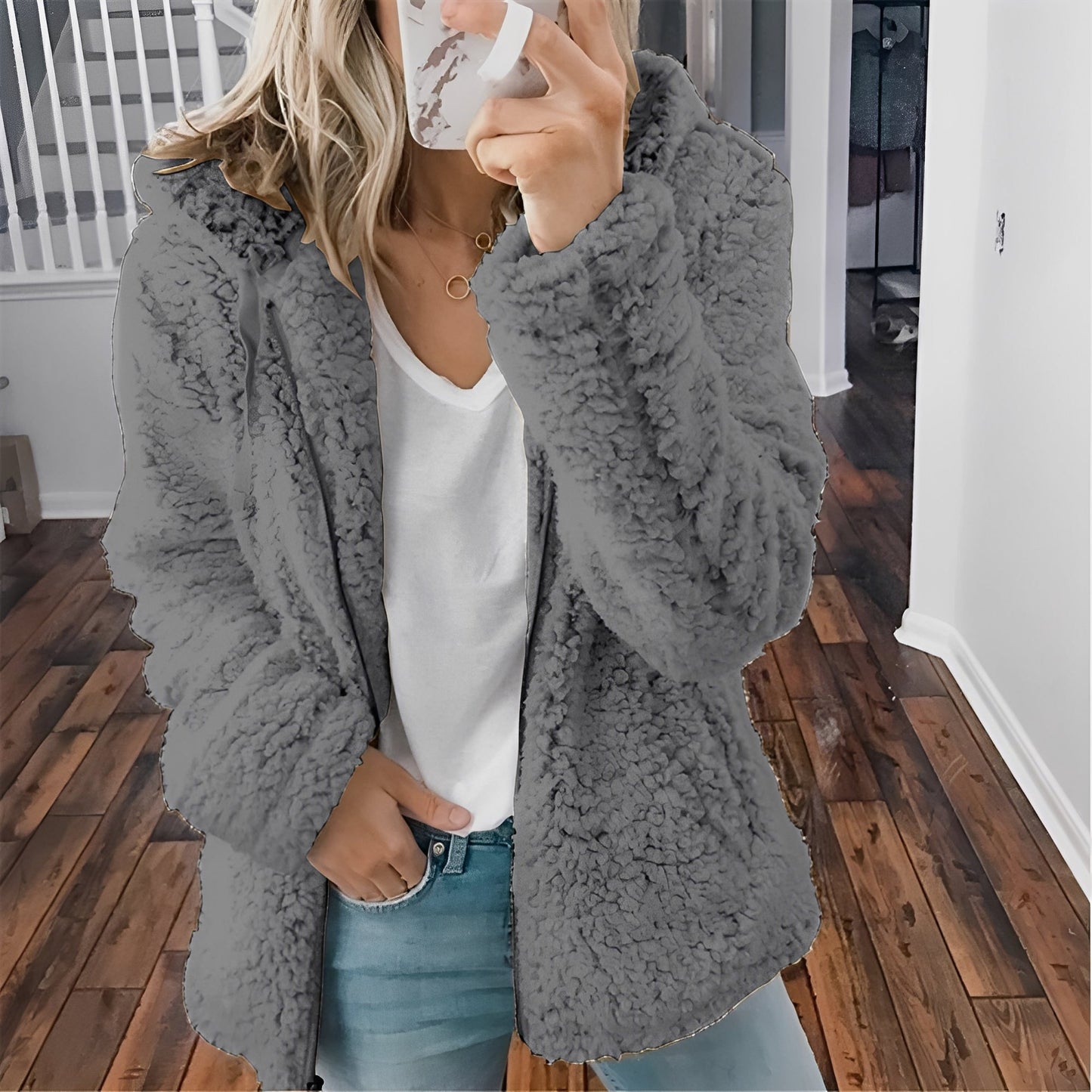 Blaire - Bequeme Damenjacke mit Kapuze aus Teddyfell