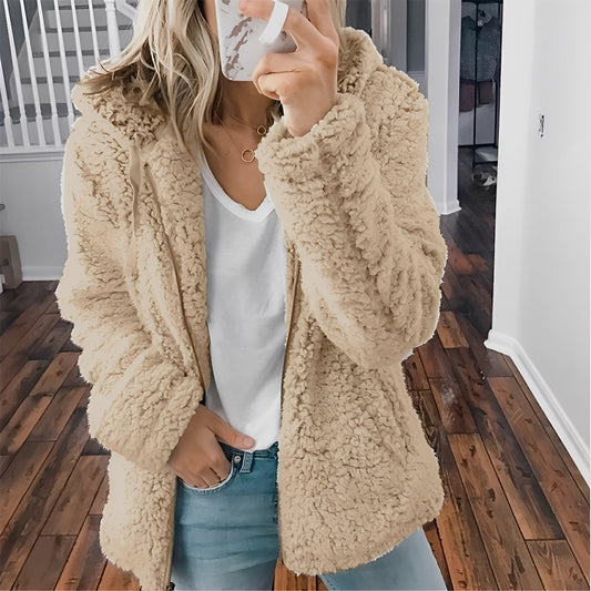 Blaire - Bequeme Damenjacke mit Kapuze aus Teddyfell