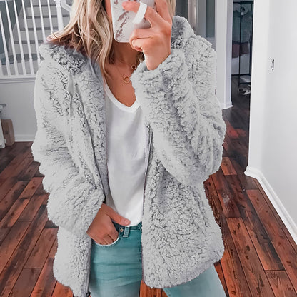 Blaire - Bequeme Damenjacke mit Kapuze aus Teddyfell