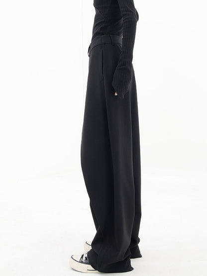 Thalia – Schräg geschnittene, lockere Hose